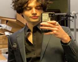 The star also tried some formal outfits and shared the photograph with his Instagram followers.